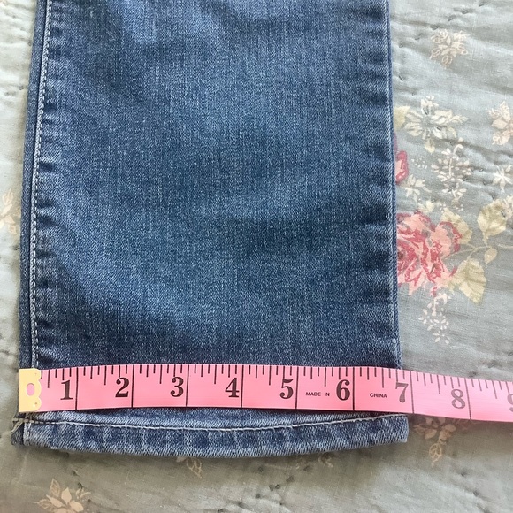 NWT Old Navy Womens Curvey Straight Stretch Distressed Jeans Size 8 - Picture 6 of 12